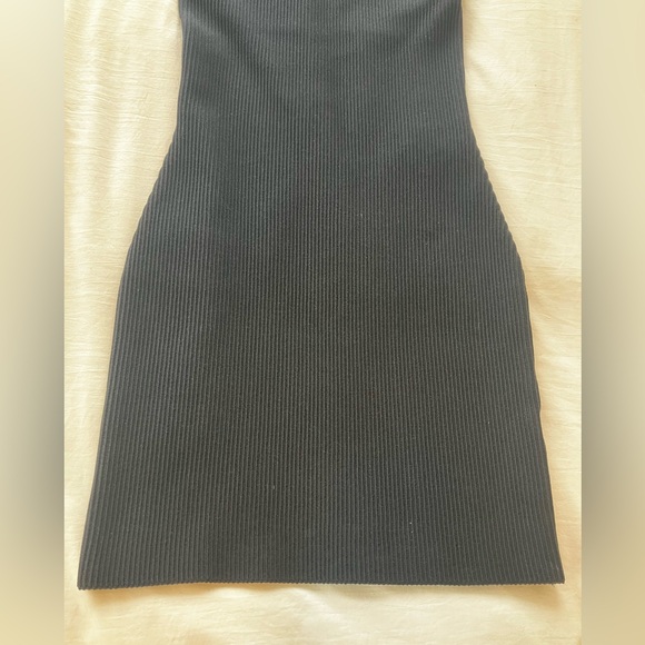 Aritzia Black Sculpt Knit Criss Cross Mini Dress Size S - Picture 3 of 4